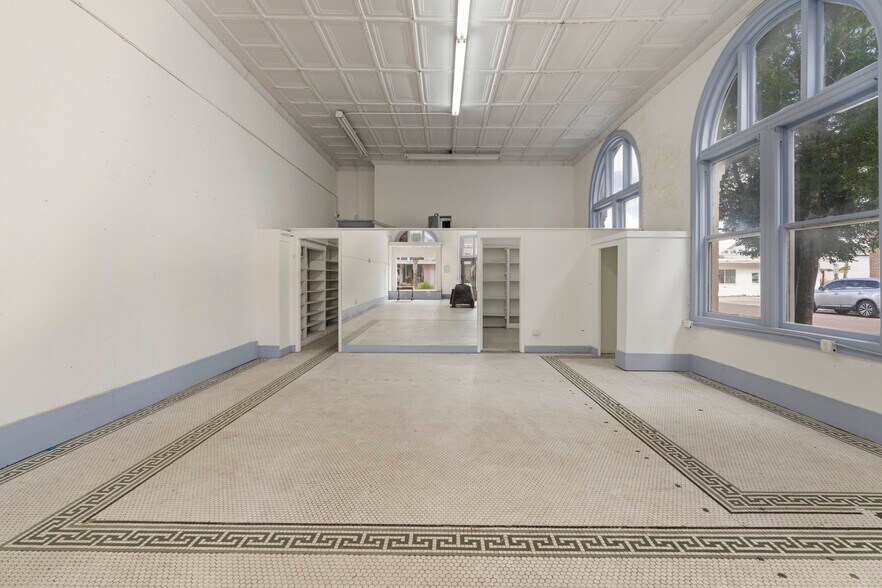 More Photos Of 106 W Oak St, Arcadia Storefront For Sale