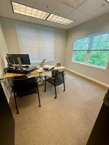 More Photos Of 23 Spring St, Scarborough Medical For Lease