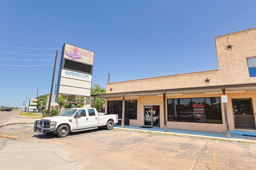 More Photos Of 40648 Hwy290 Business, Waller Office For Sale