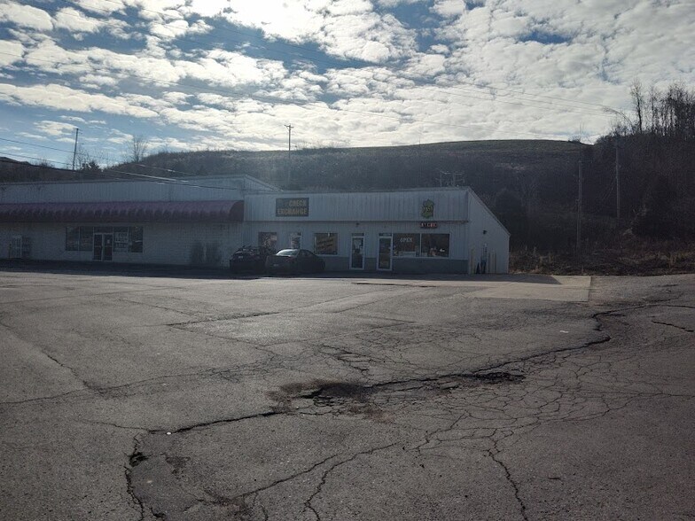 More Photos Of 23 Cedar Point Dr, Owingsville Freestanding For Lease