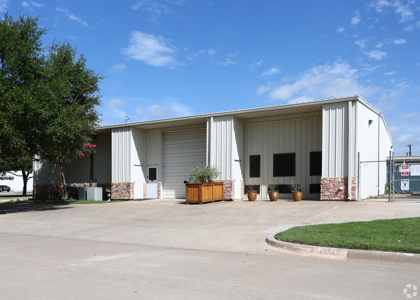 More Photos Of 7513 Benbrook Pky, Benbrook Unknown For Lease