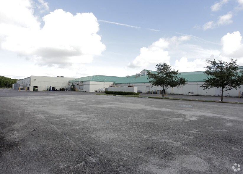 More Photos Of 8010 W Sample Rd, Margate Unknown For Lease