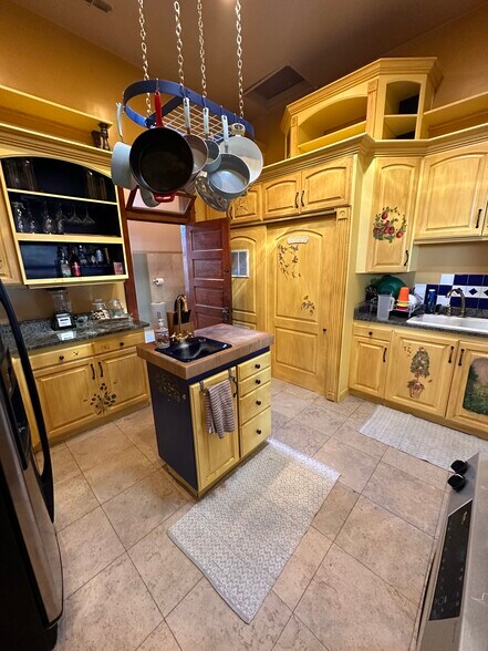 More Photos Of 36 W Utah Ave, Payson Storefront For Sale