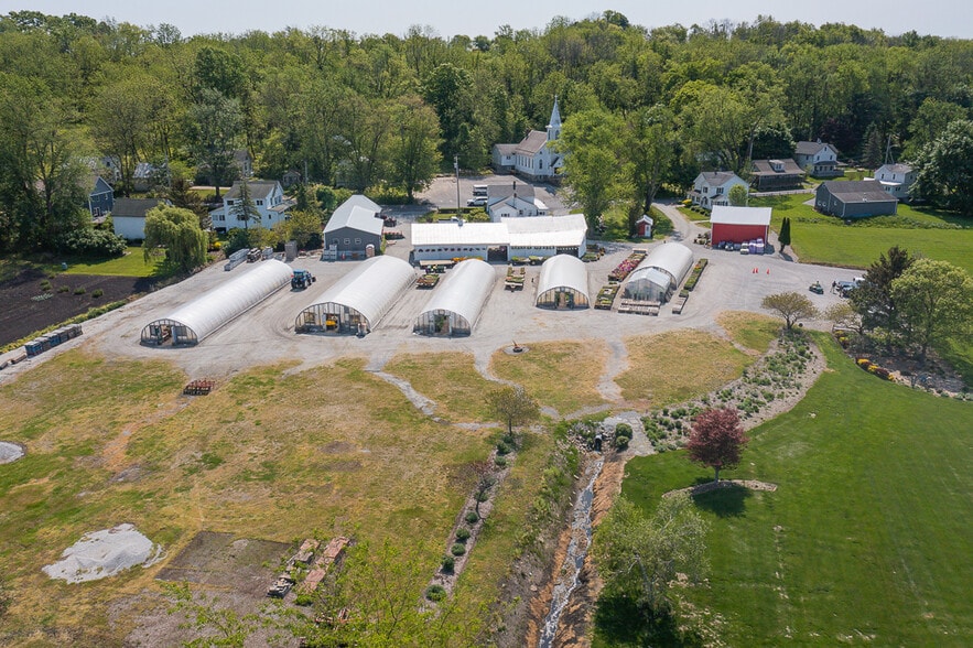 More Photos Of 73 Little York Rd, Warwick Garden Center For Sale