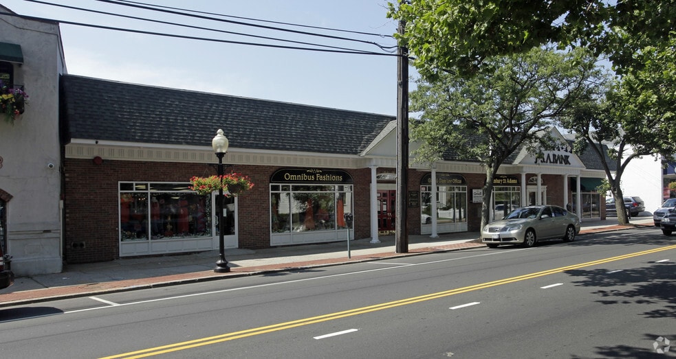 Primary Photo Of 72 E Main St, Babylon Storefront For Lease