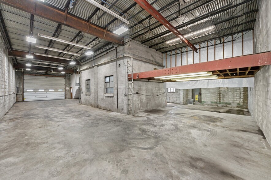 More Photos Of 11 Marlboro St, Malden Warehouse For Lease
