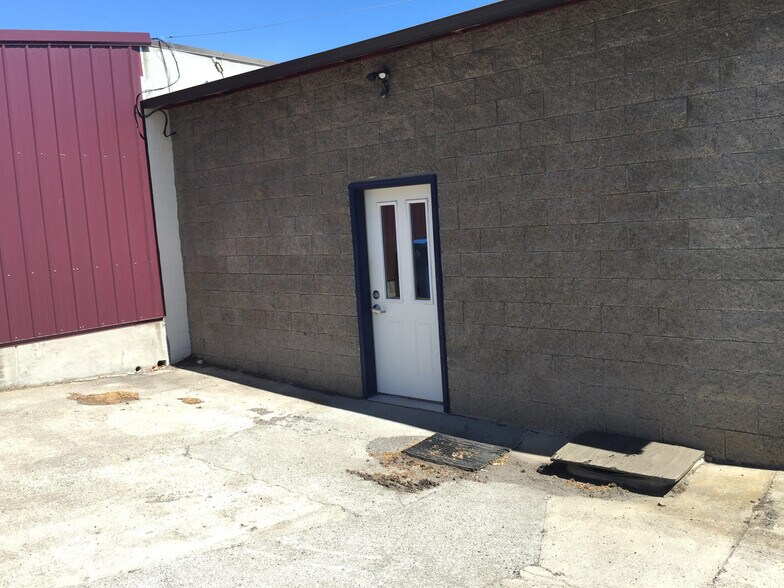 More Photos Of 312 E 3rd St, The Dalles Office For Lease