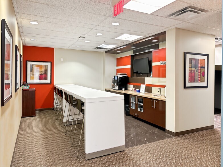 More Photos Of 2010 11th Ave, Regina Coworking Space