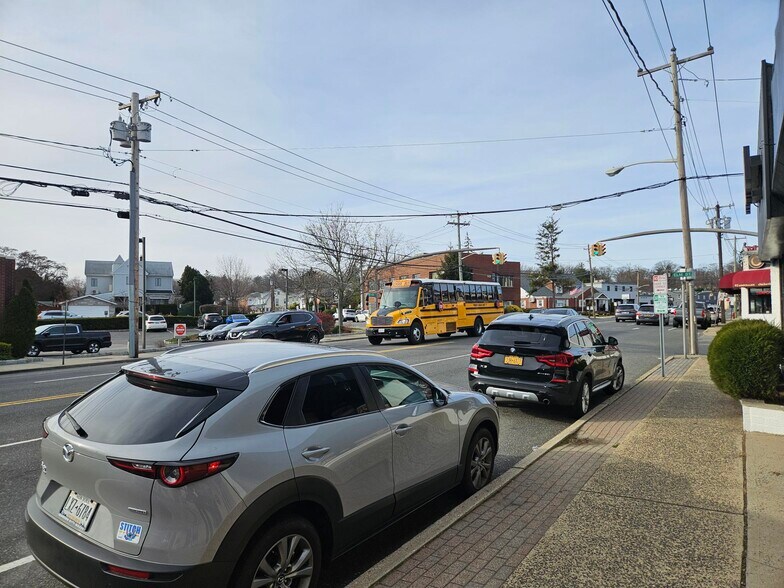 More Photos Of 96-104 Mineola Ave, Roslyn Heights Storefront Retail Office For Lease