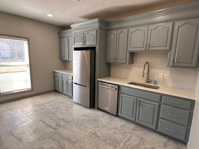 More Photos Of 690 Towne Center Blvd, Ridgeland Office For Sale