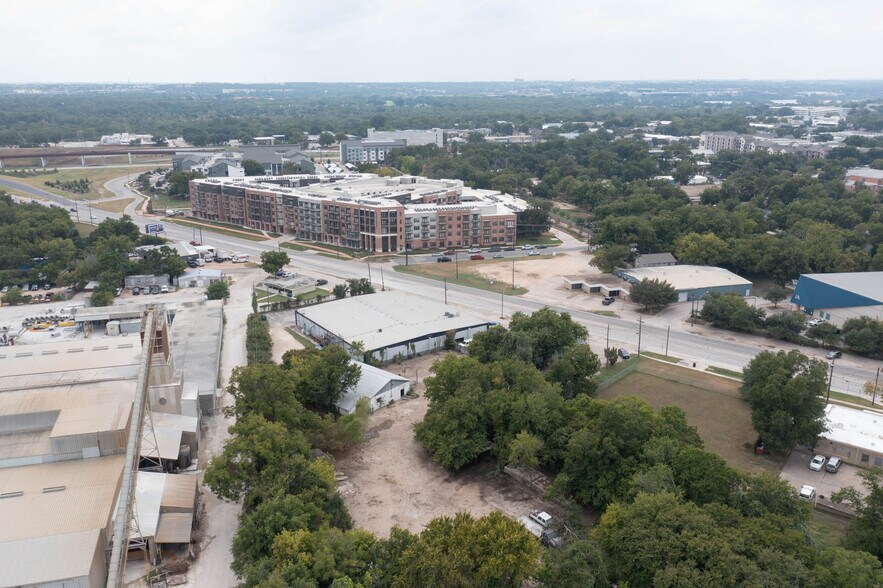 More Photos Of 817 Airport Blvd, Austin Restaurant For Sale