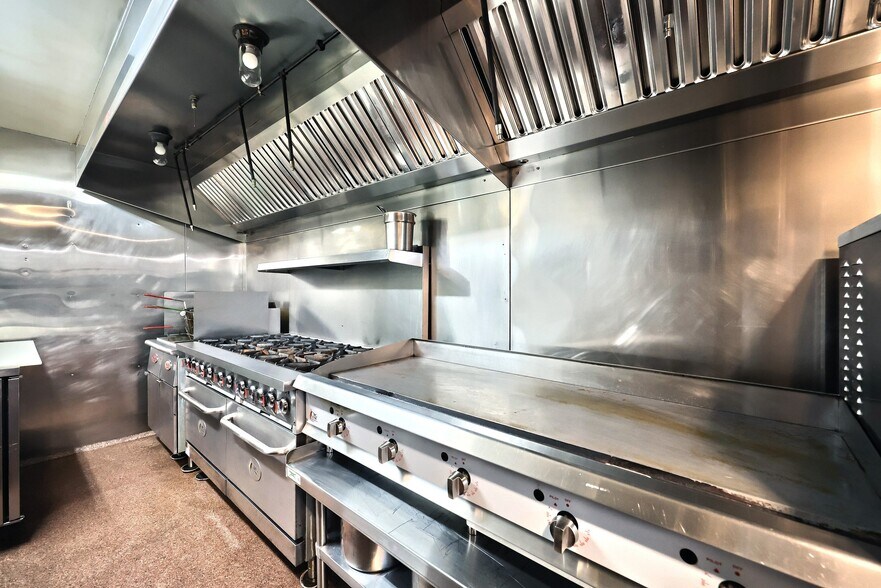 More Photos Of 21603 Middletown Rd, Freeland Freestanding For Sale