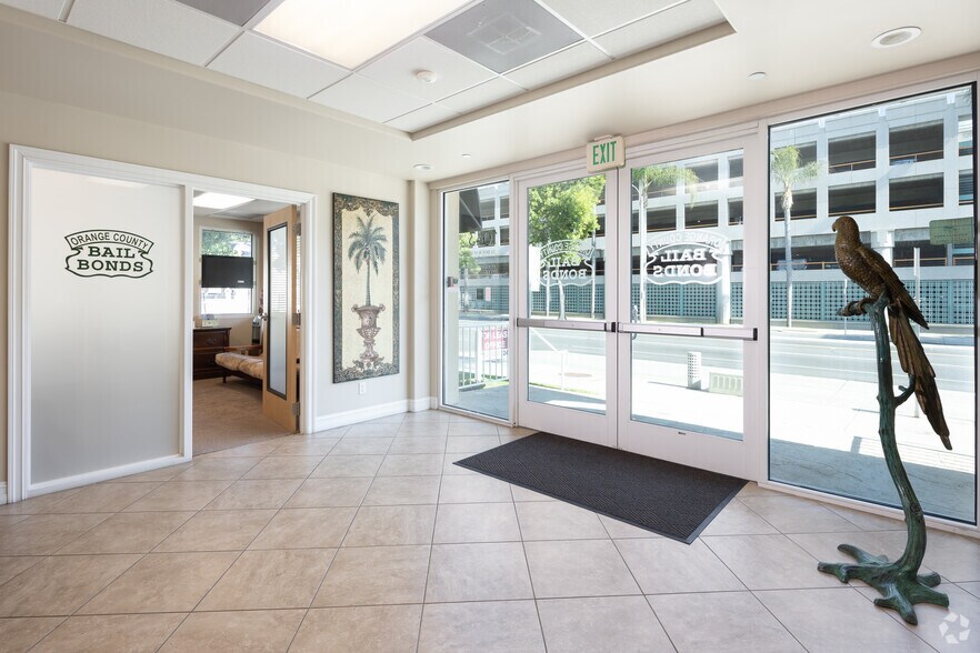 More Photos Of 1043 Civic Center Dr W, Santa Ana Office For Lease