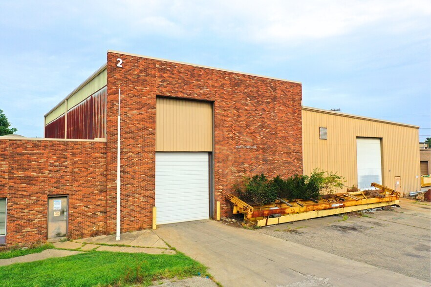 Primary Photo Of 4504 Illinois Ave, Louisville Warehouse For Sale