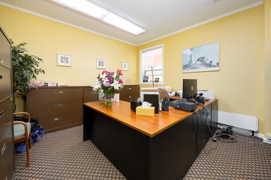 More Photos Of 9 Cannon St, Poughkeepsie Office For Sale