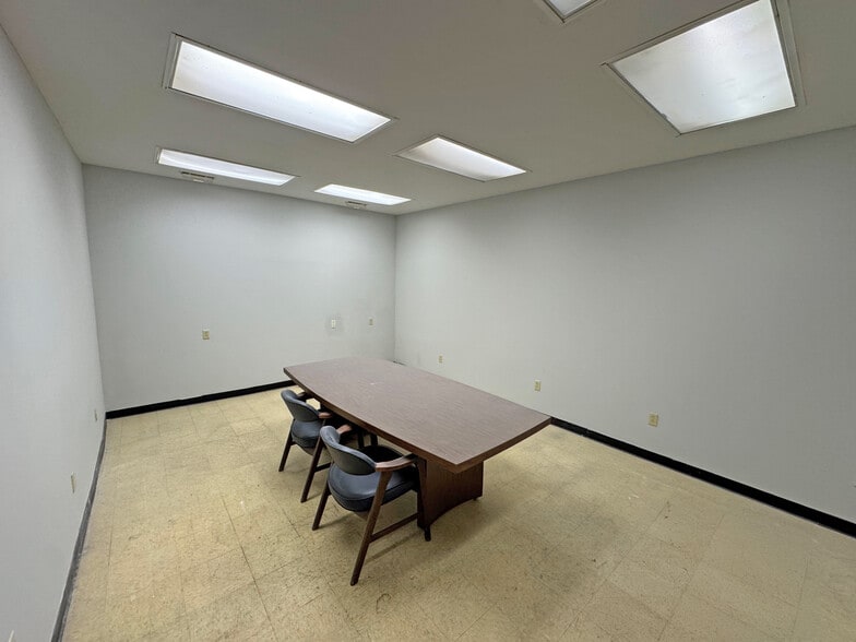 More Photos Of 103 Railroad Avenue SW, Brunson Industrial For Sale