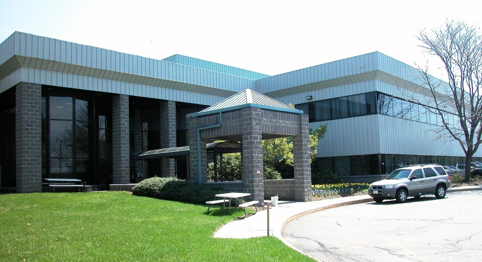 More Photos Of 50 Randolph Rd, Somerset Light Distribution For Lease