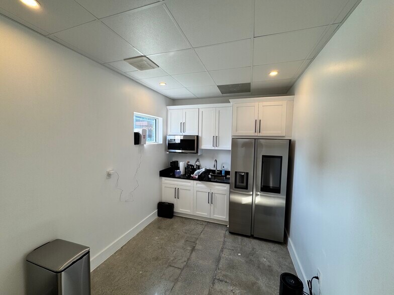 More Photos Of 215 Clairemont Ave, Decatur Storefront Retail Office For Lease