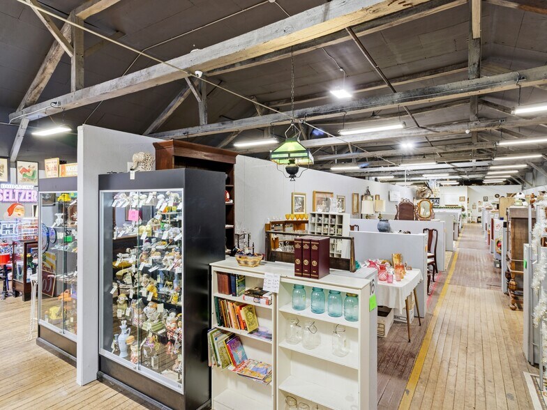 More Photos Of 316 Hay Ave, Brookville Warehouse For Sale