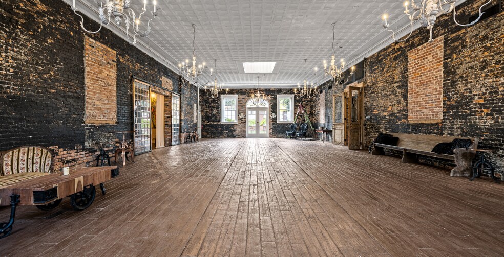 More Photos Of 117-121 N Church St, Smithfield General Retail For Sale