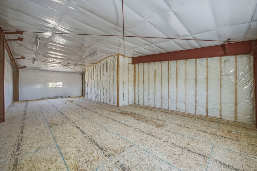 More Photos Of 1342 E Saint Helens St, Pasco Light Distribution For Lease