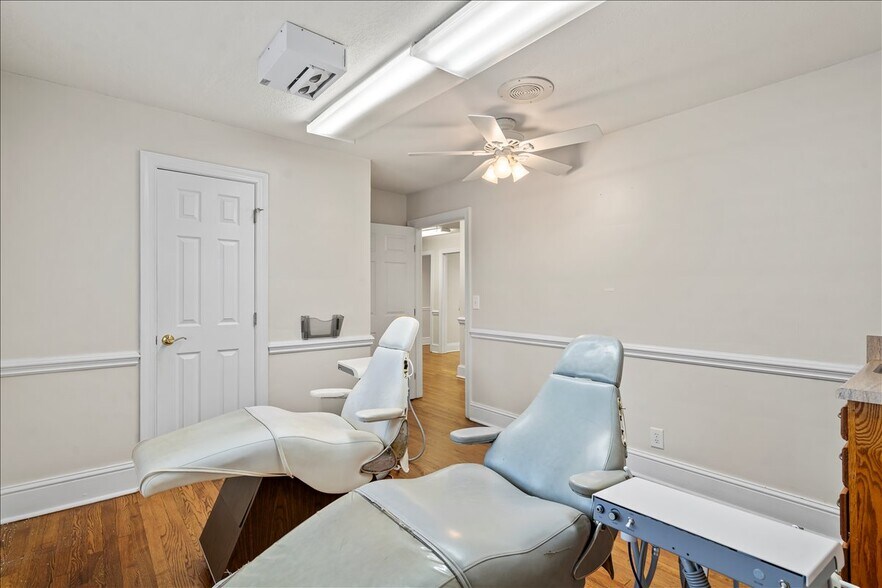 More Photos Of 492 W Main St, Forest City Freestanding For Sale