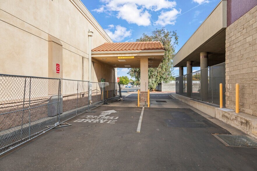 More Photos Of 7155 24th St, Sacramento Drugstore For Sale