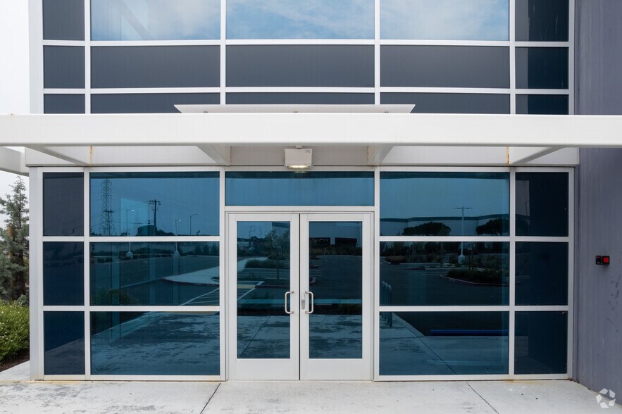 More Photos Of 2701 W Winton Ave, Hayward Warehouse For Lease