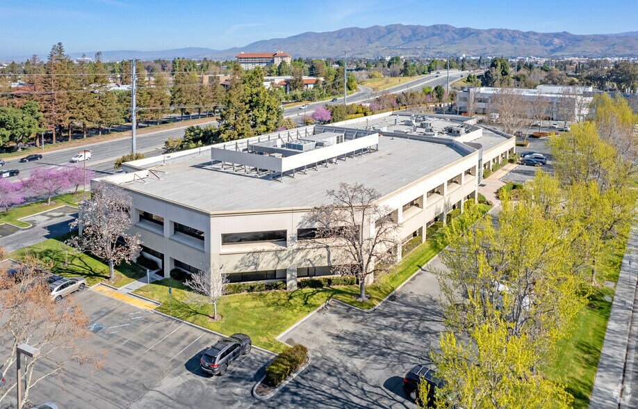 More Photos Of 1060 Rincon Cir, San Jose Flex For Sale