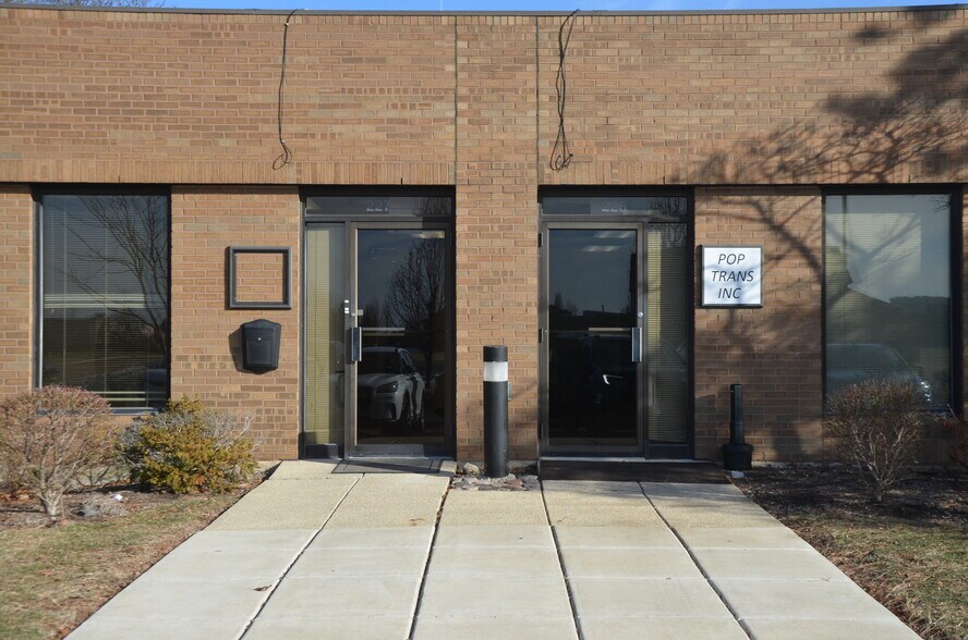 Primary Photo Of 4255 Westbrook Dr, Aurora Medical For Lease