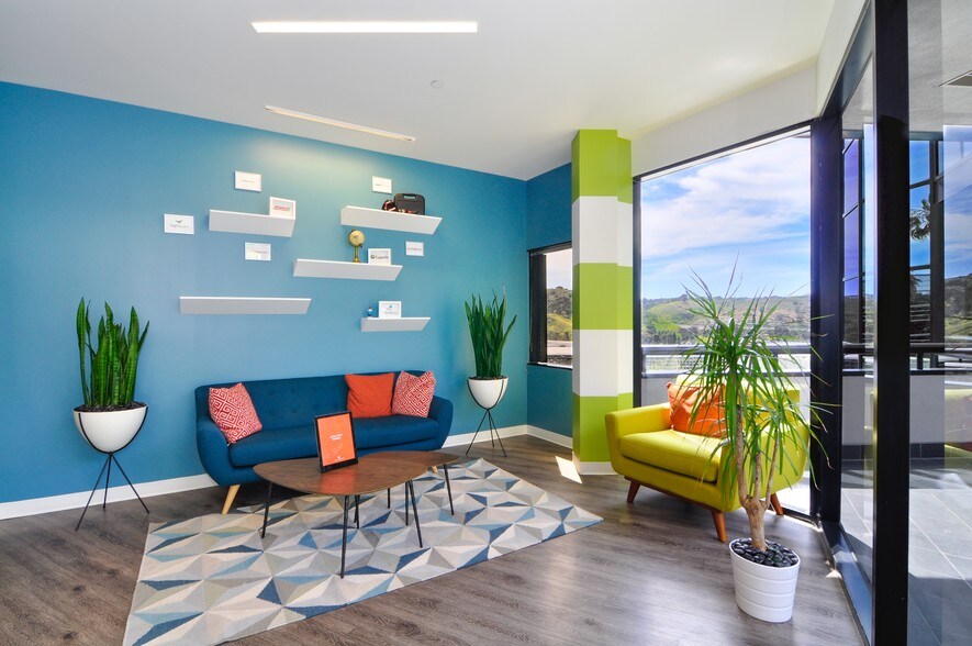 More Photos Of 10525 Vista Sorrento Pky, San Diego Office For Lease