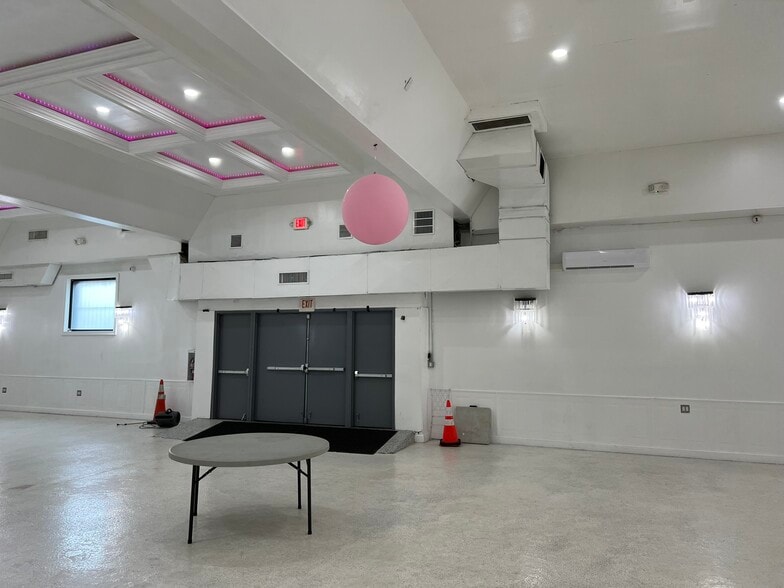 More Photos Of 4501 Glenwood Rd, Brooklyn Warehouse For Sale