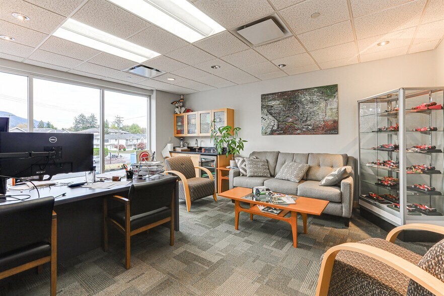 More Photos Of 2572 Davies Ave, Port Coquitlam Warehouse For Sale