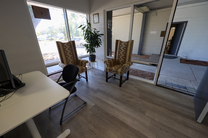 More Photos Of 3005 S Tuttle Ave, Sarasota Religious Facility For Sale