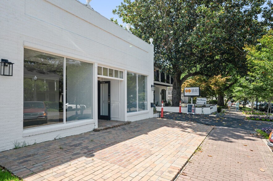 Primary Photo Of 212 Fairhope Ave, Fairhope Storefront For Sale