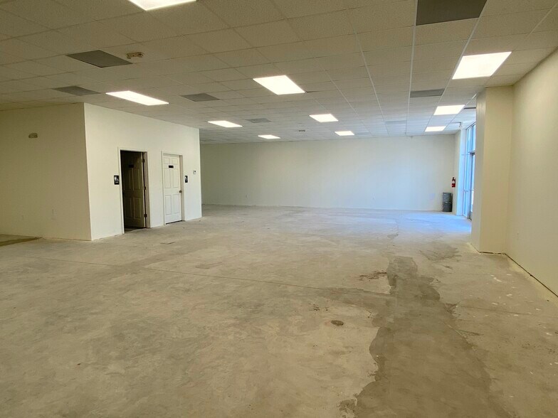More Photos Of 13922 US Hwy 441/27, Lady Lake Freestanding For Lease