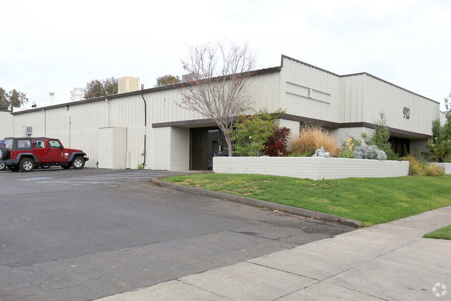 More Photos Of 918 Enterprise Way, Napa Warehouse For Lease
