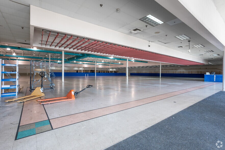 More Photos Of 1607 S Lumpkin Rd, Columbus General Retail For Sale