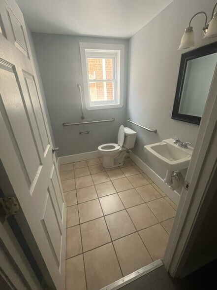 More Photos Of 2302 W Main St, Richmond Office For Lease