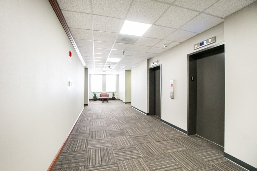 More Photos Of 140 E Tyler St, Longview Office For Lease