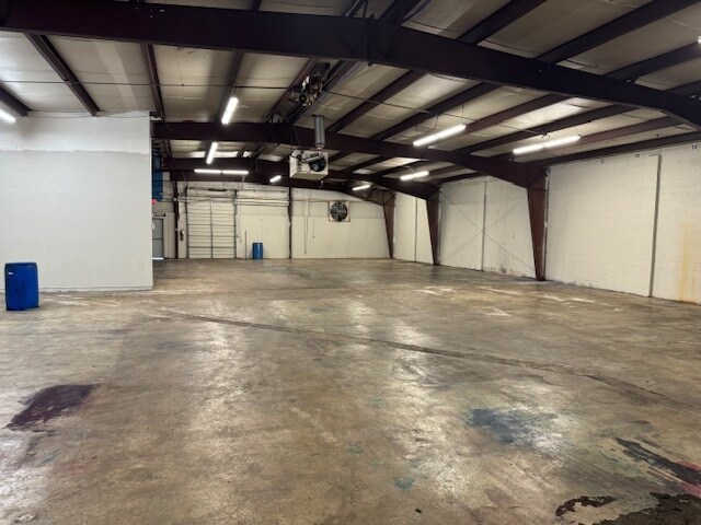 More Photos Of 3400 Silas Ave, Charlotte Warehouse For Lease