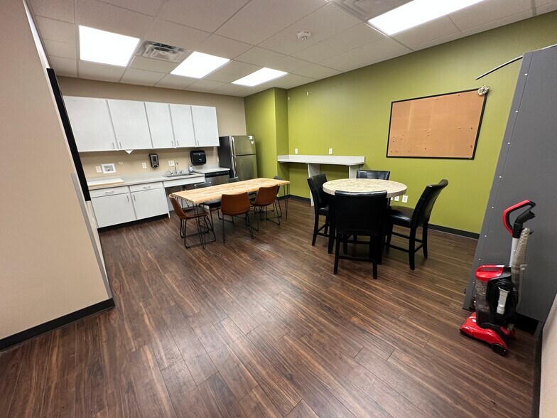 More Photos Of 6523 Teamwork Trl, Corpus Christi Warehouse For Lease