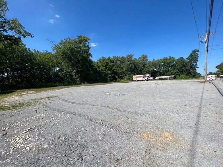 More Photos Of 3586 US HWY 42, Warsaw Office For Sale