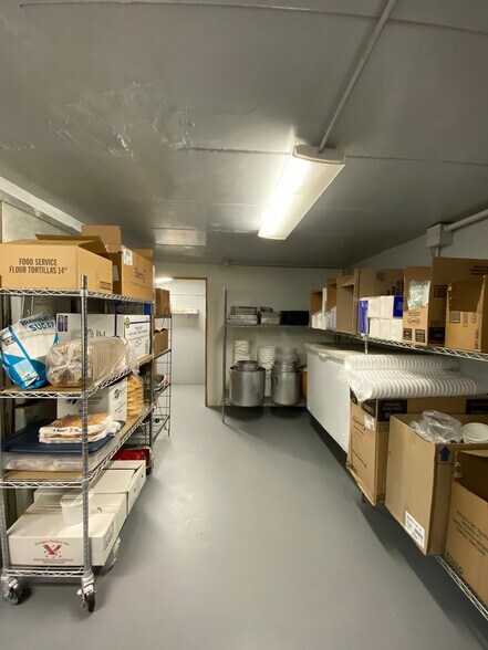 More Photos Of 930 W Illinois Ave, Aurora Freestanding For Sale