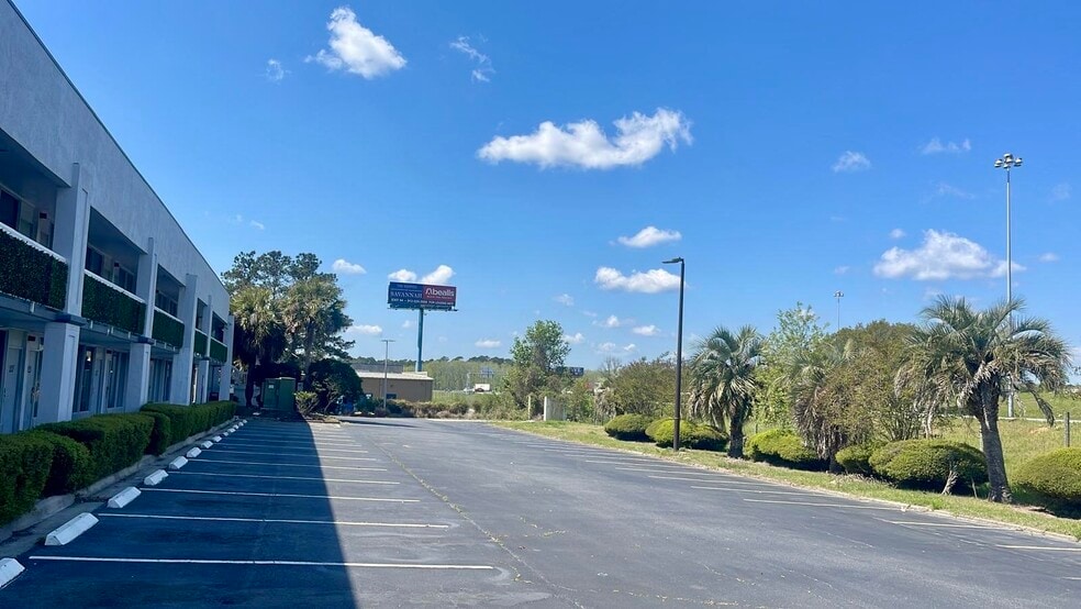 More Photos Of 3 Gateway Blvd S, Savannah Hotel For Sale