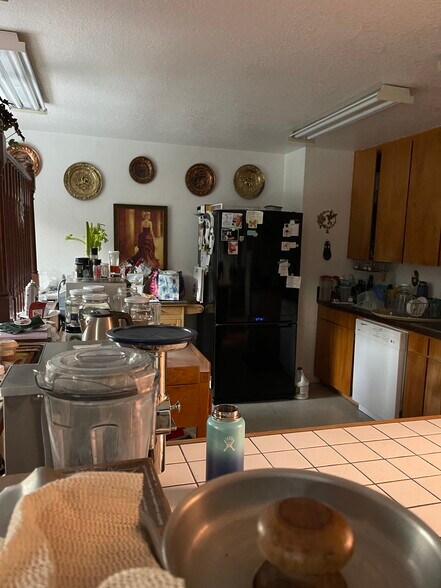 More Photos Of 5565 NE Stephens St, Winchester Auto Repair For Sale