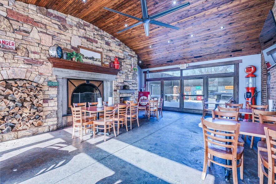 More Photos Of 328 5th Ave N, Bayport Restaurant For Sale