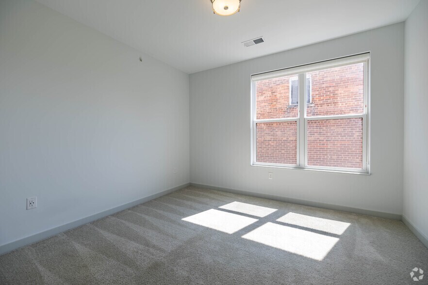 More Photos Of 5829 Madison Rd, Cincinnati Apartments For Lease