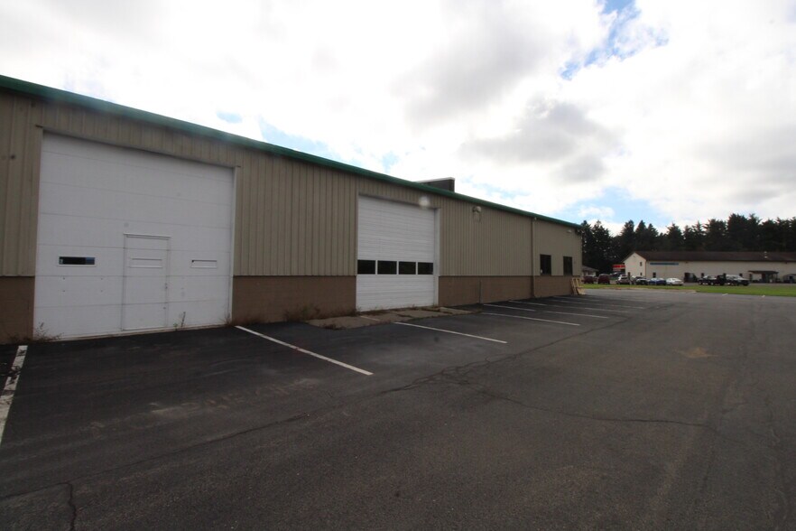 More Photos Of 3861-3870 West Rd, Cortland Auto Dealership For Sale