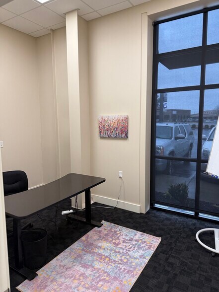More Photos Of 3345 Highway 5 N, Bryant Office For Lease